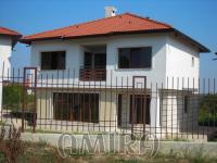 New house in a complex next to Varna