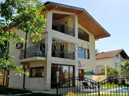 House in Bachik 500 m from the beach front 1