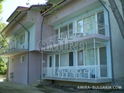 Furnished guest house 450 m from the beach front