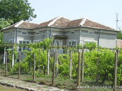 House 6 km from Dobrich, Bulgaria vineyards
