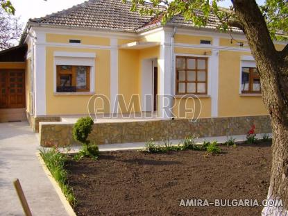 Furnished house 26 km from the beach front 1