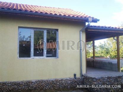 New 2 bedroom house 15 km from Varna front 4