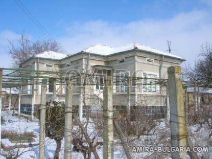 House 6 km from Dobrich, Bulgaria front 3