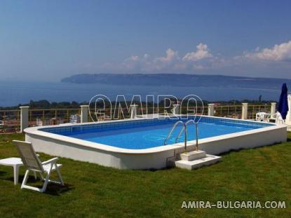 Huge sea view villa in Varna pool