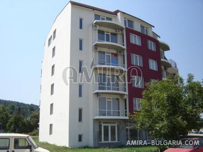 Apartments in Kranevo 300 m from the beach