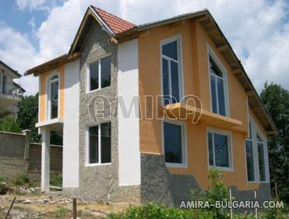 Newly built sea view villa near Varna front