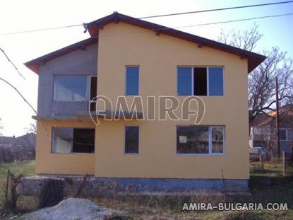 Spacious house in Bulgaria 7 km from the beach of Albena front 3