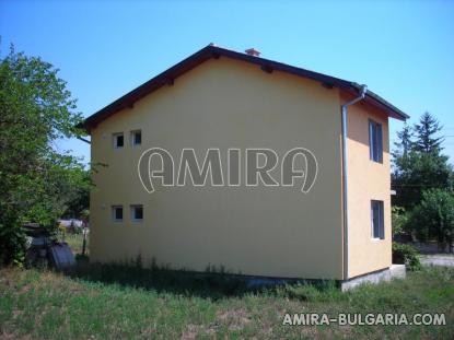 Spacious house in Bulgaria 7 km from the beach of Albena side