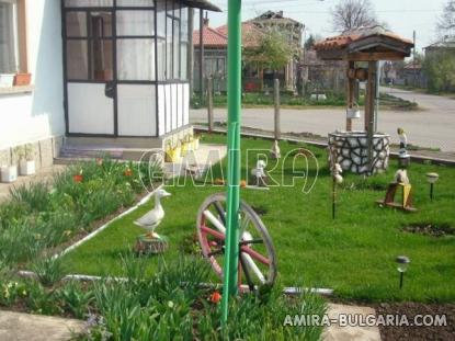 Furnished town house in Bulgaria garden 4