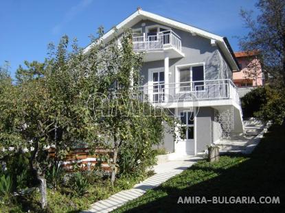 Renovated sea view house in Balchik front 1