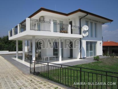 Furnished sea view villa in Varna front