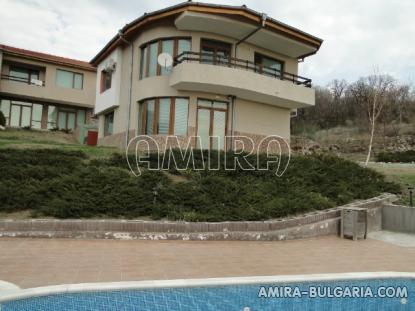 Furnished sea view house in Varna front