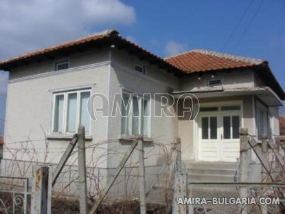 House in Bulgaria 40km from the seaside front