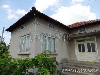 House in Bulgaria 40km from the seaside entry hall
