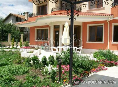 Family hotel in Varna Bulgaria garden 1