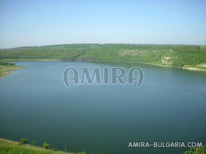 Bulgarian holiday home near a dam the lake