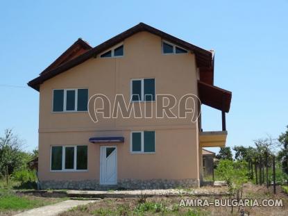 House in Bulgaria 34km from the beach side