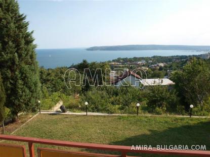 Sea view villa in Varna garden