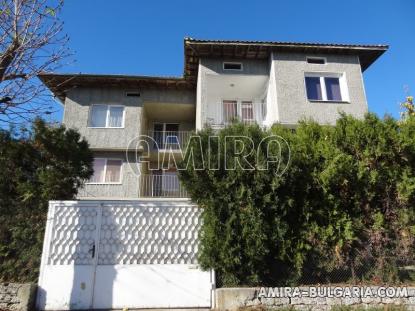 Semi-detached house 6km from Varna 1