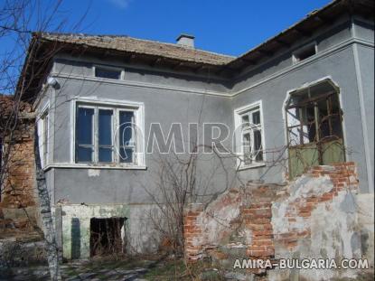 Bulgarian house with big plot 2