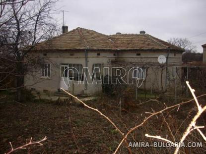House in Bulgaria near a dam 2