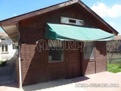 Town house with bar for sale 6