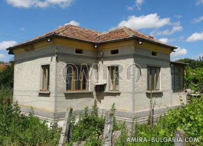 Bulgarian country house near a lake