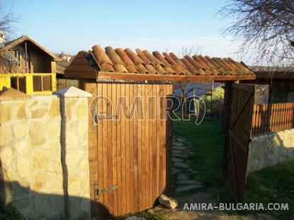 Renovated house with panoramic view fence 2