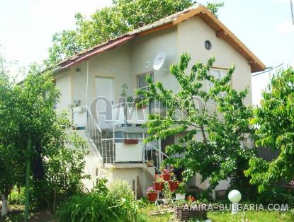 Furnished house 25 km from Varna dining area