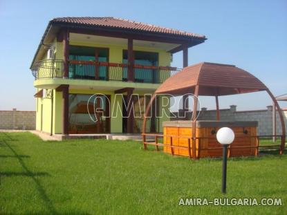 Sea view villa 500 m from a golf course front