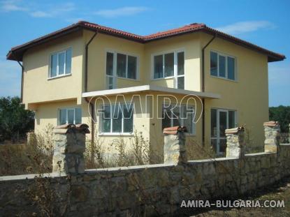 Bulgarian house 2 km from the beach front 3