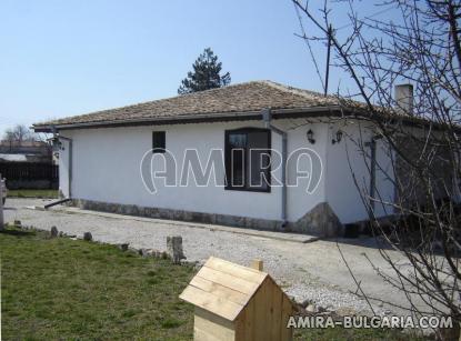 Furnished house 14 km from the beach side