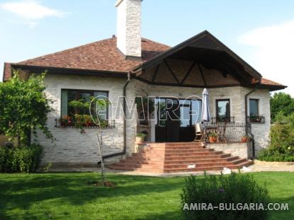 Excellent furnished house next to Varna