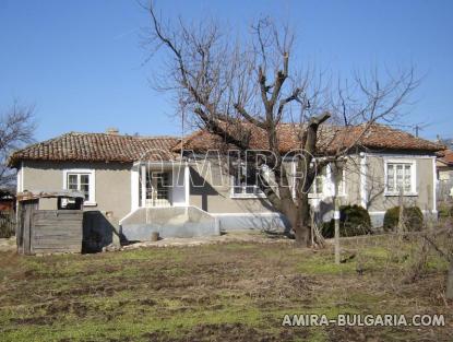 House with big plot 8 km from the beach front