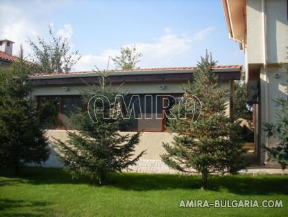 Furnished house 20km from Varna garden