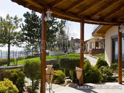 Luxury villa in Balchik garden
