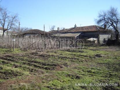House with big plot 8 km from the beach garden