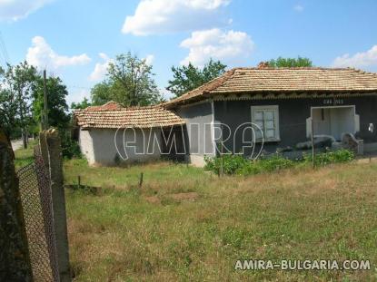 Bulgarian house 48 km from the beach side 2