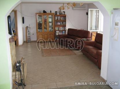Furnished house 17 km from Varna dining area