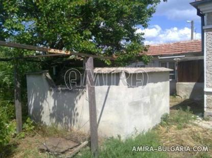 Cheap house in Bulgaria 19 km from the beach garden 2