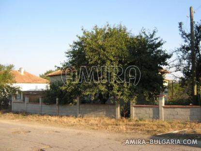 House in Bulgaria 26 km from the beach fence