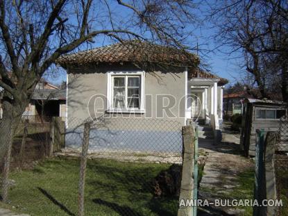 House with big plot 8 km from the beach side