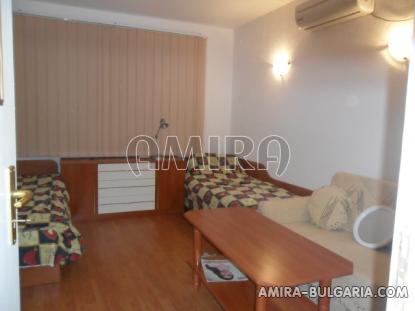 Furnished 4 bedroom house near Varna dining area