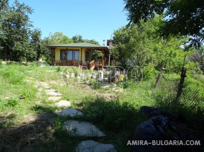 Furnished house in Varna garden