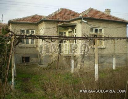 Stone house 35 km from Varna front 1