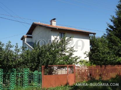 House in Bulgaria 32km from the beach fence 3