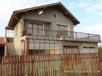 Massive house 3km from Dobrich 0
