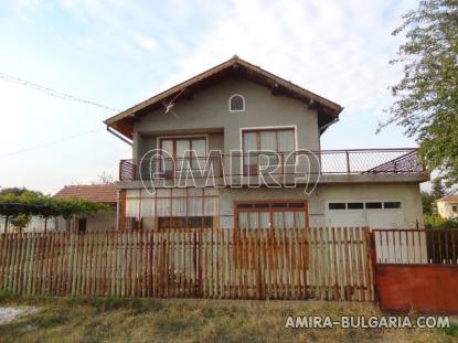 Massive house 3km from Dobrich 2