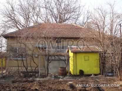 House in Bulgaria next to Dobrich side 3