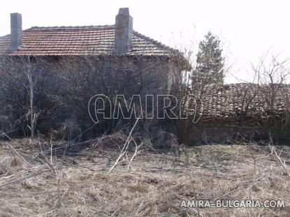 House for renovation near a fishing lake 3